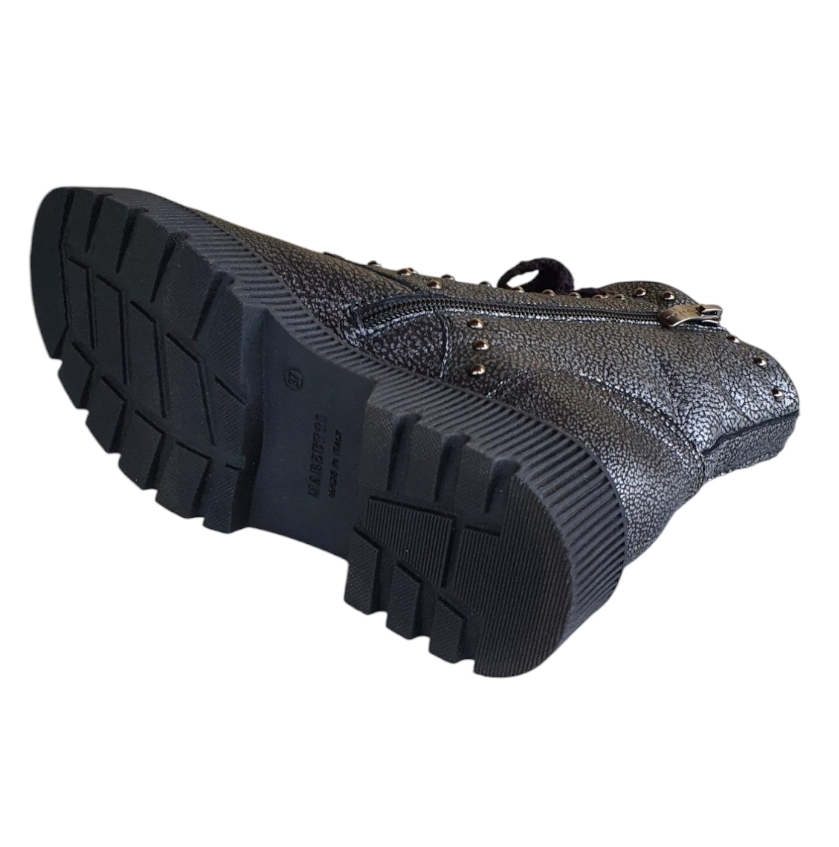 8498 Londra anticipato